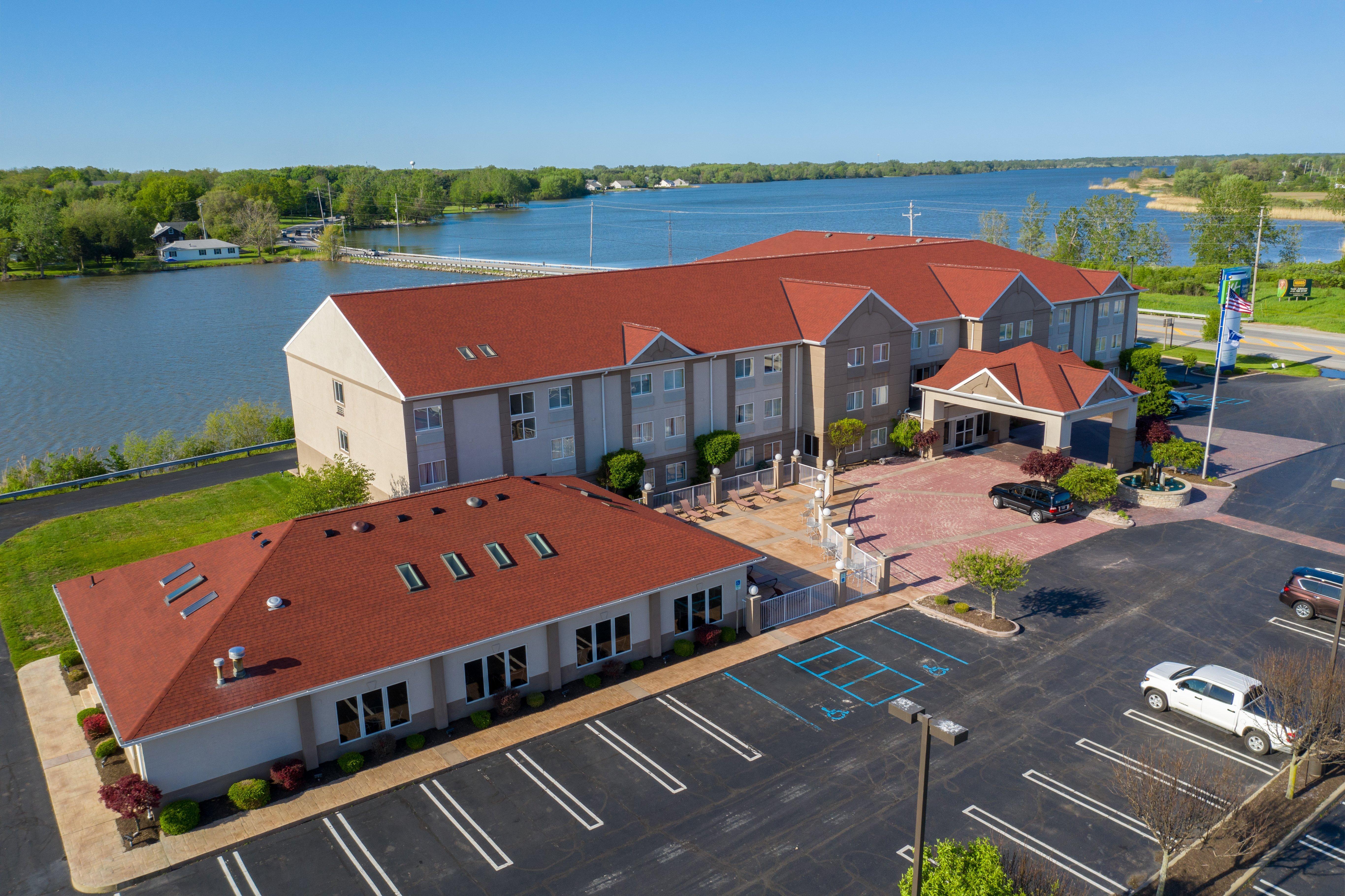Holiday Inn Express Hotel & Suites Port Clinton-Catawba Island By Ihg Exterior foto